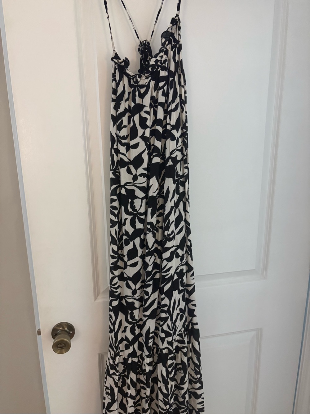 Black and White Leaf Print Maxi Dress